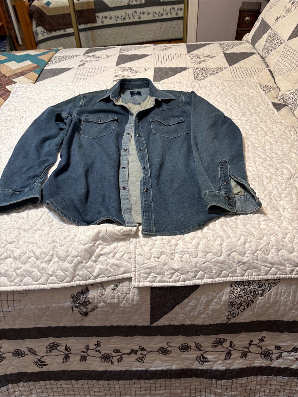 Gap jean snap front shirt